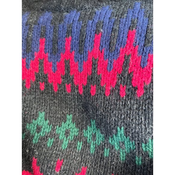 Authentic True Vintage GAP 100% Wool Vintage Sweater size L Black Navy Red Green - Picture 6 of 6